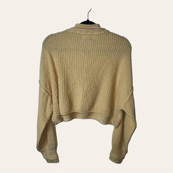 URBAN‎ OUTFITTERS CROPPED SWEATER BUTTONS CHUNKY KNITTED YELLOW IN COLOR - Picture 7 of 11